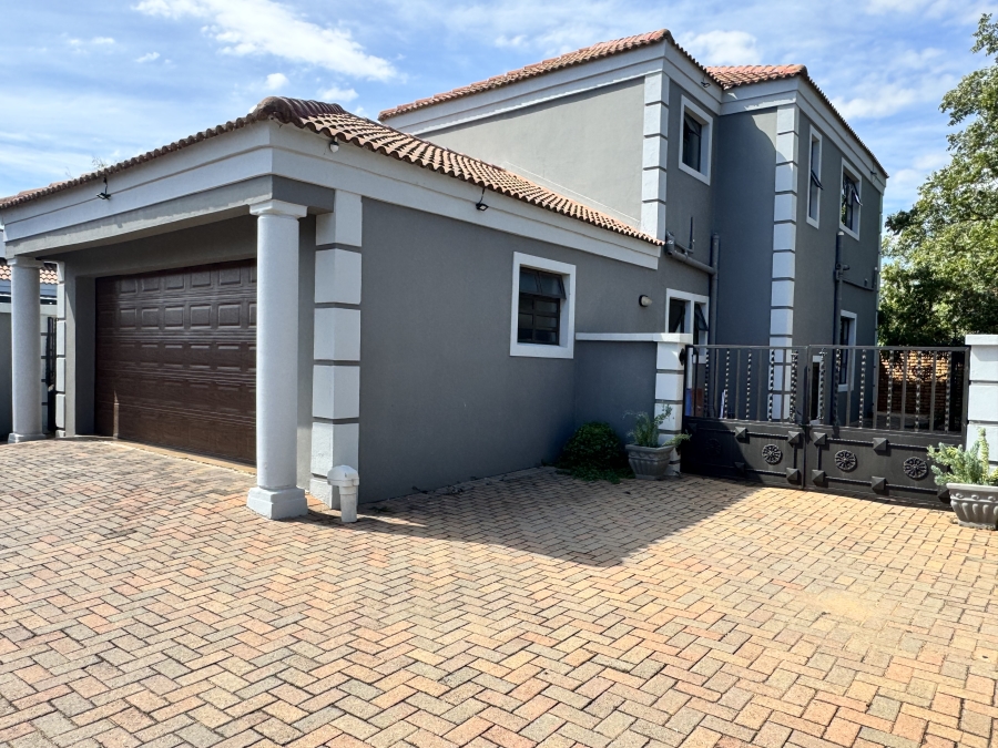 To Let 3 Bedroom Property for Rent in La Hoff North West